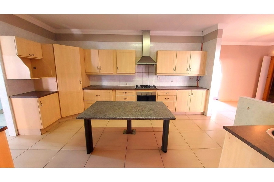 6 Bedroom Property for Sale in Ifafi North West